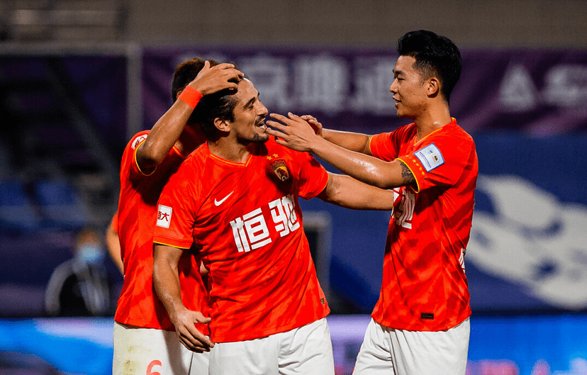 恒大客场不败,斩获与重庆平局 恒大客场不败,斩获与重庆平局