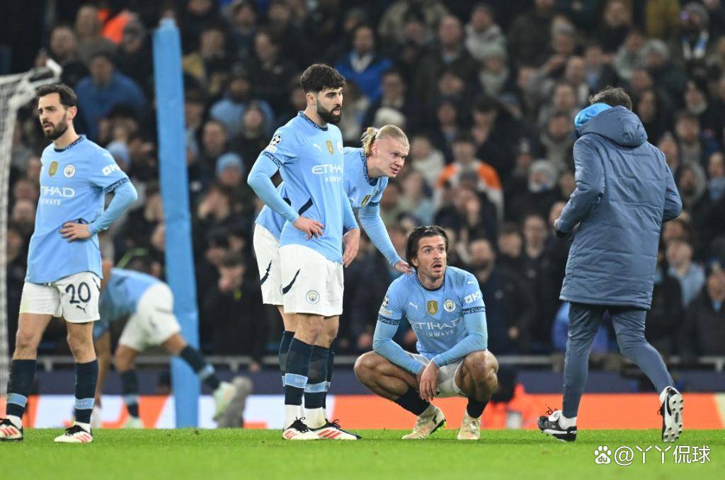 曼城全队努力拼抢,重返领先位置 曼城全队努力拼抢,重返领先位置