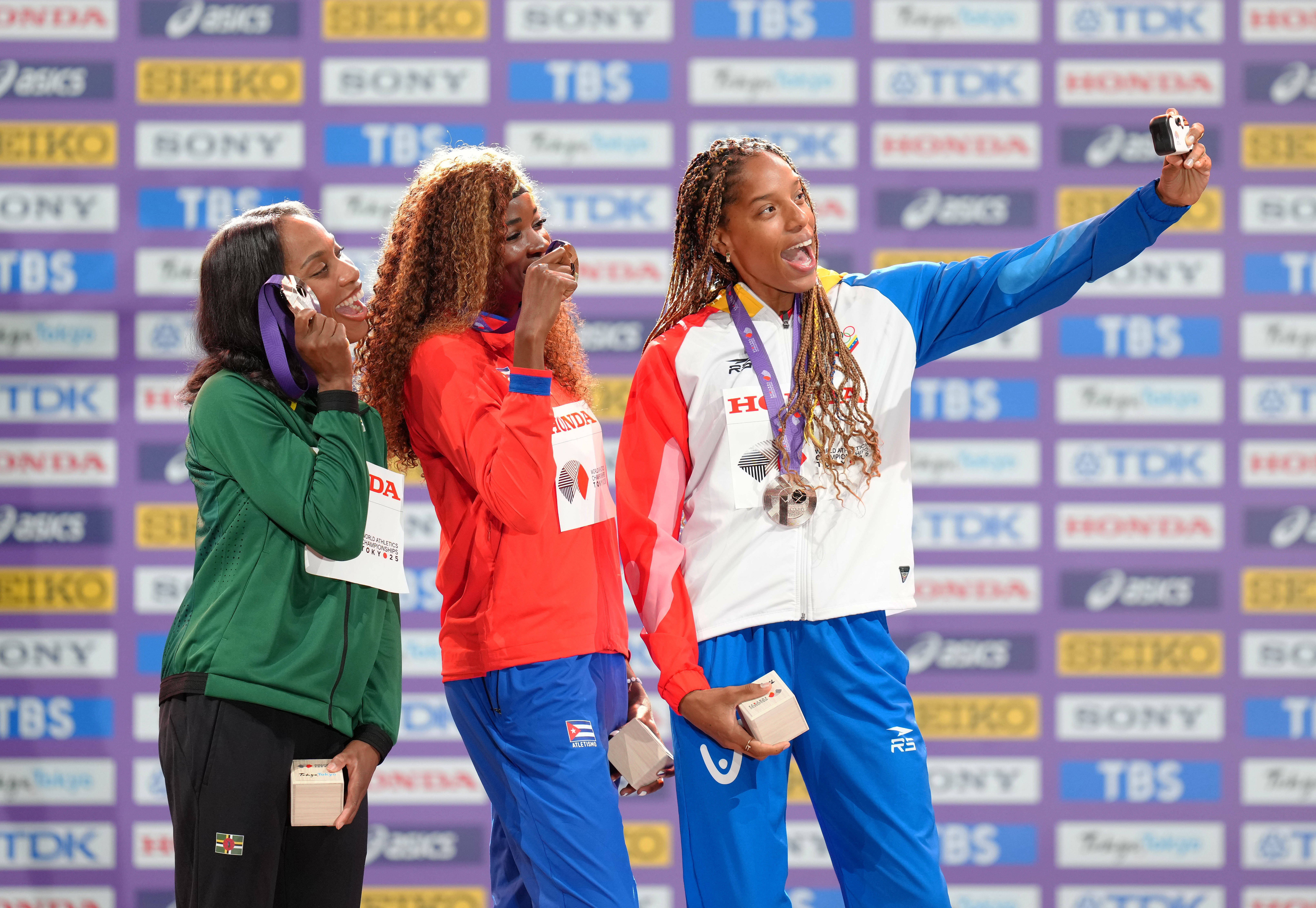 哥斯达黎加选手成为跳远冠军 哥斯达黎加选手成为跳远冠军