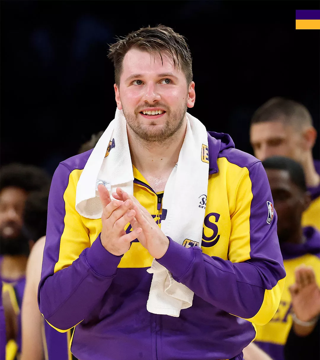 雷火电竞合作-湖人队核心球员取得高分，带领球队获胜