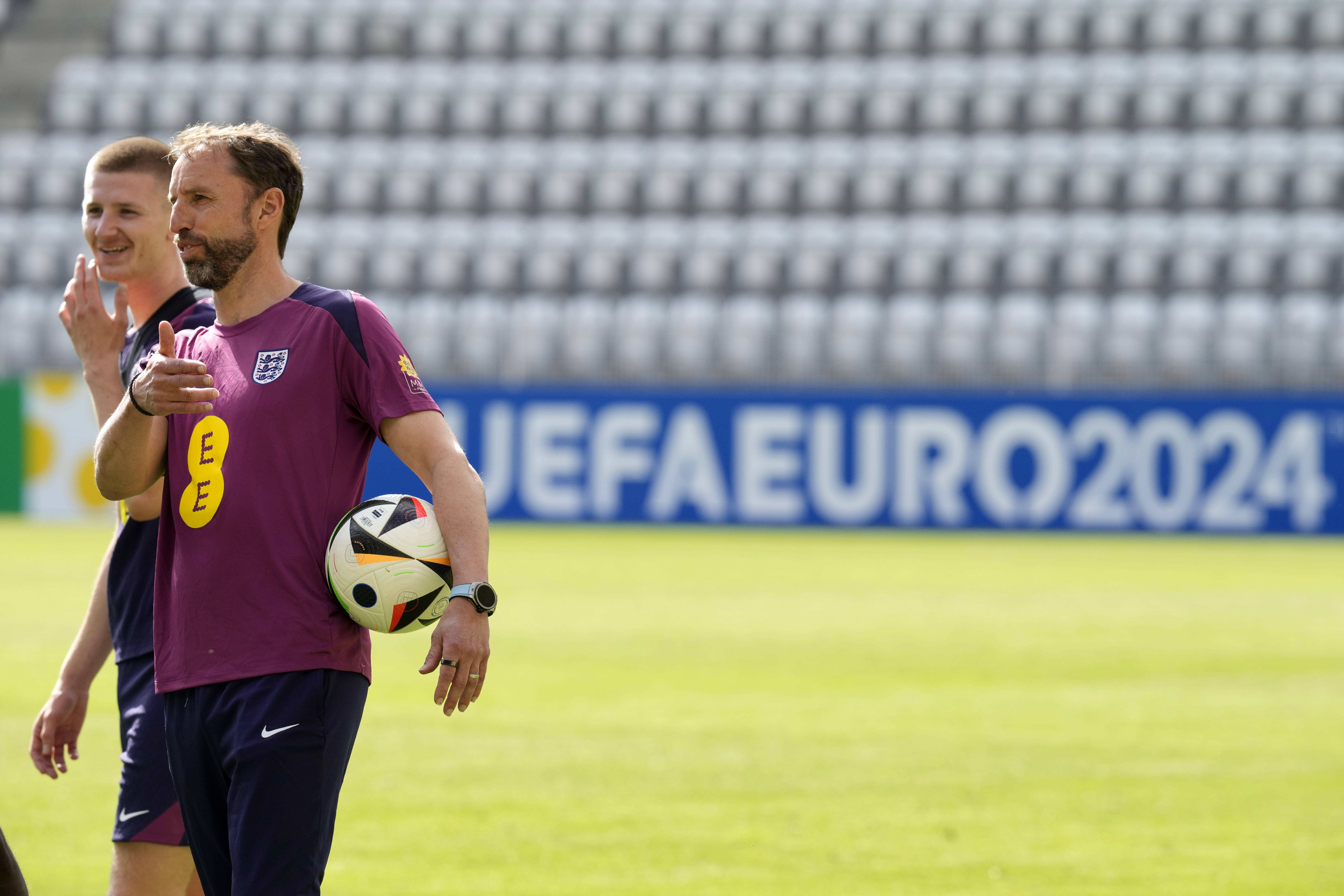 英格兰队晋级半决赛,取得胜利 英格兰队晋级半决赛,取得胜利