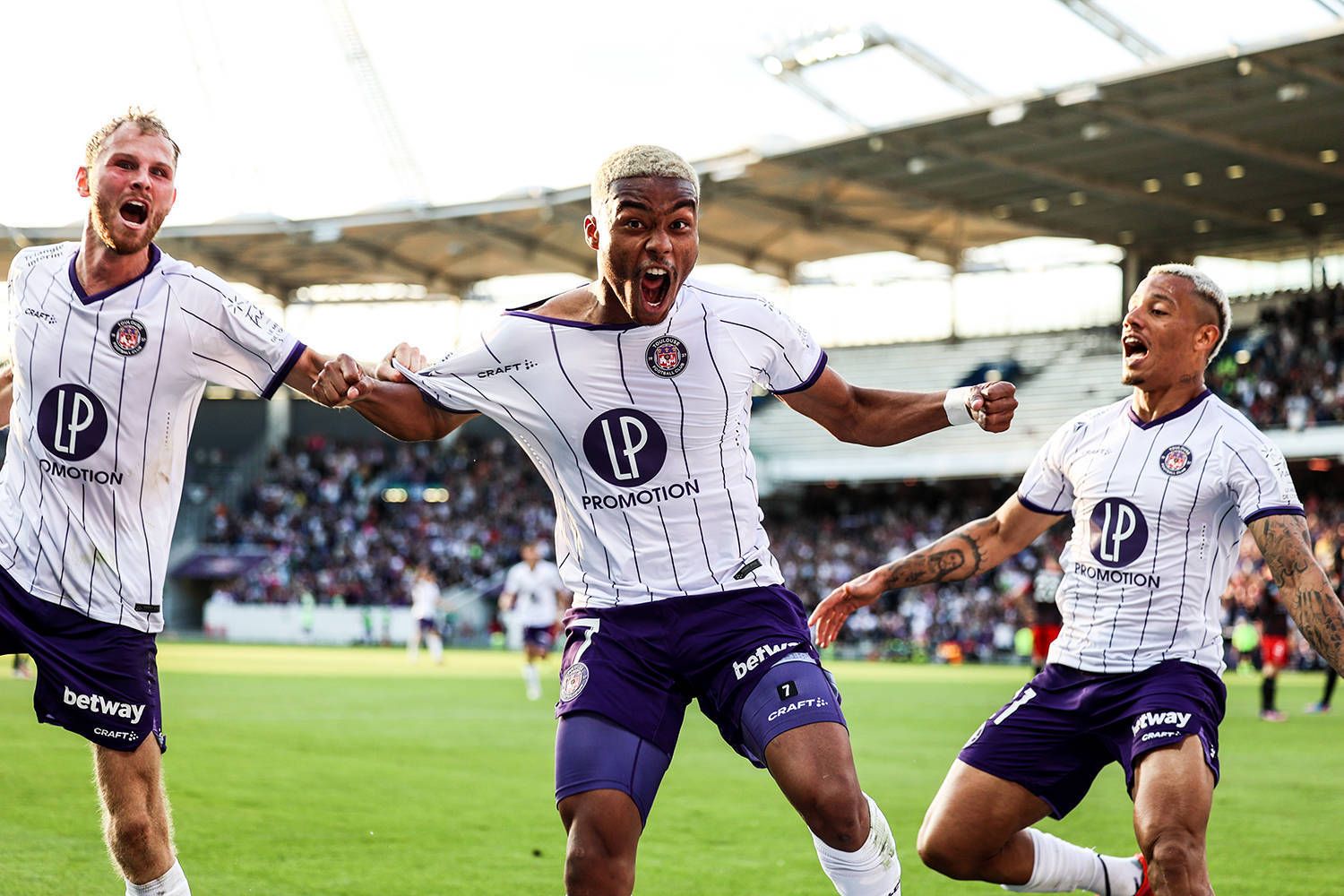 雷火电竞下载-摩纳哥队在法国联赛中获得重要胜利