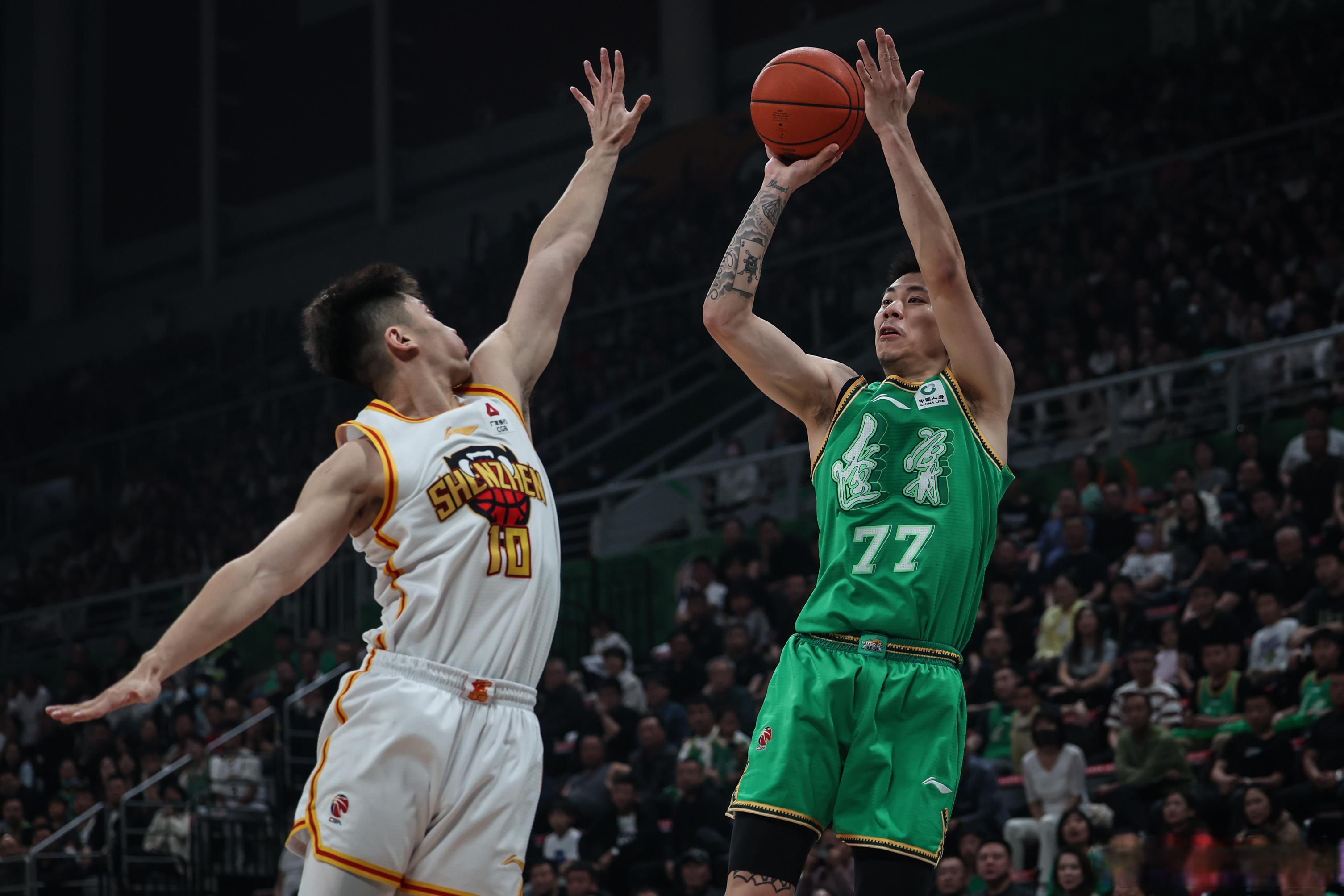 辽宁队险胜深圳队,保罗刷新纪录 辽宁队险胜深圳队,保罗刷新纪录