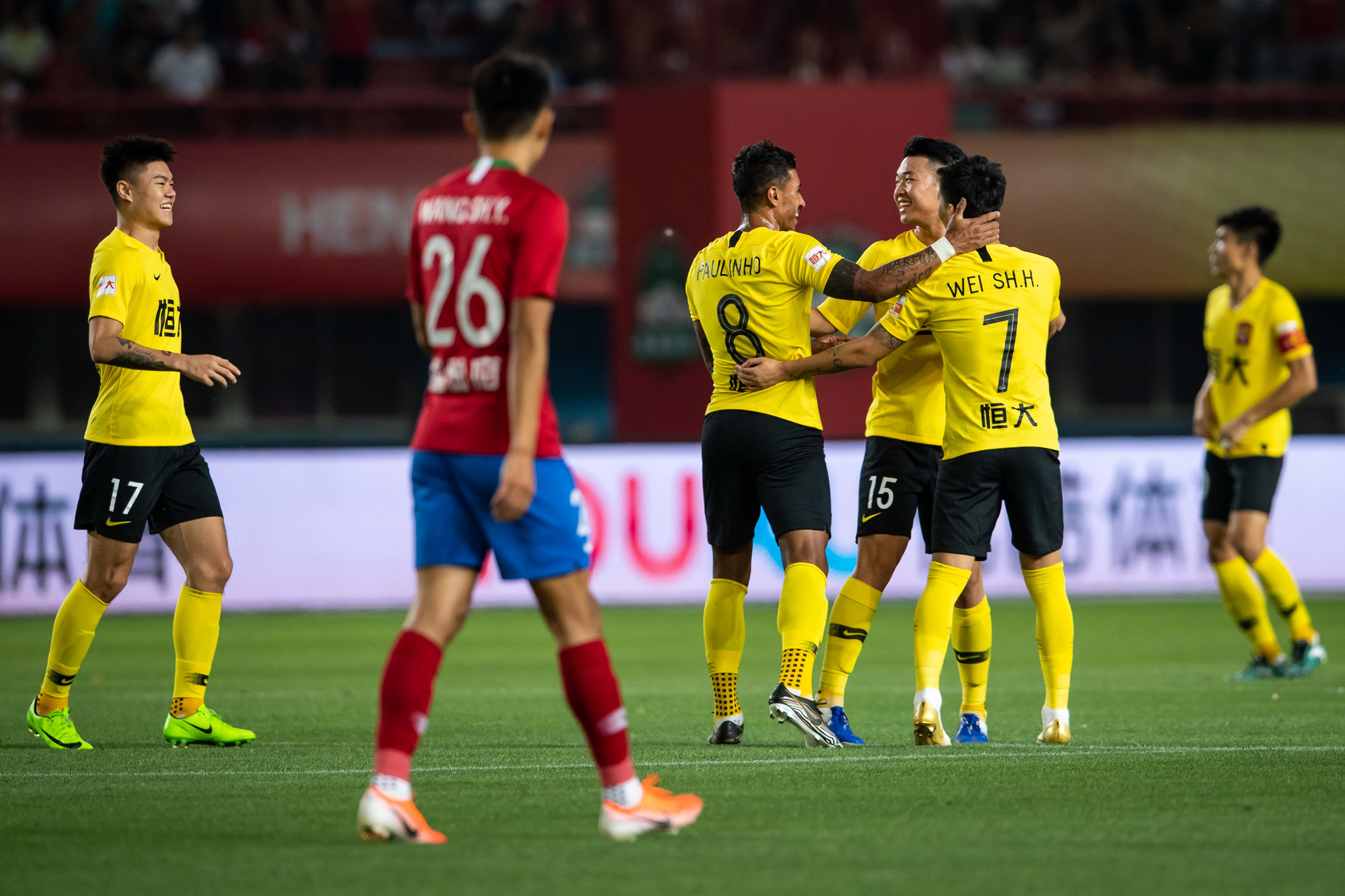 雷火电竞-广州恒大客场力擒河南建业，取得胜利