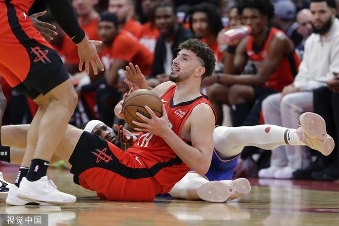 雷火电竞入驻-广州队险胜尼克斯，麦科勒姆带队取胜