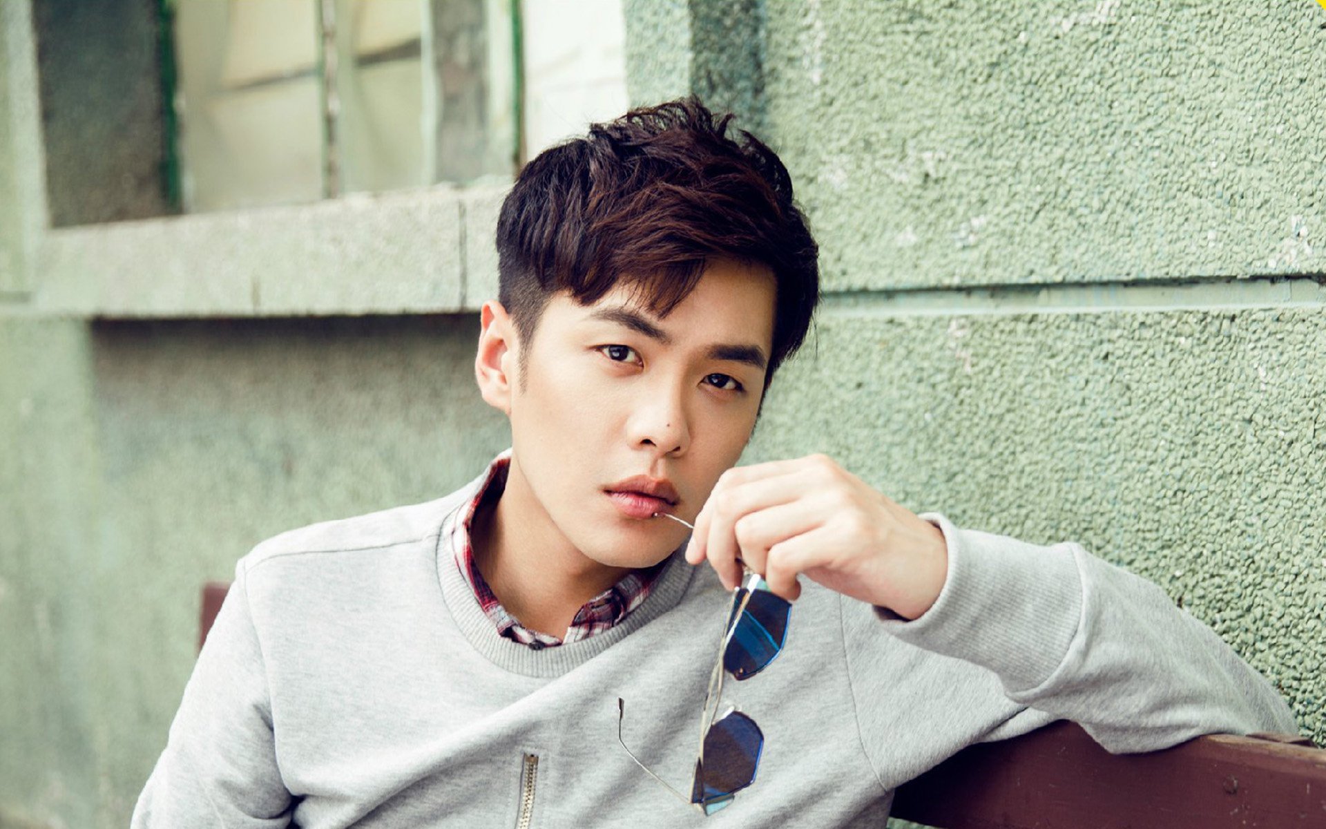 雷火电竞网站-跨越时空的交汇，阿圭罗的纪录夜与哥伦比亚尼日利亚之战