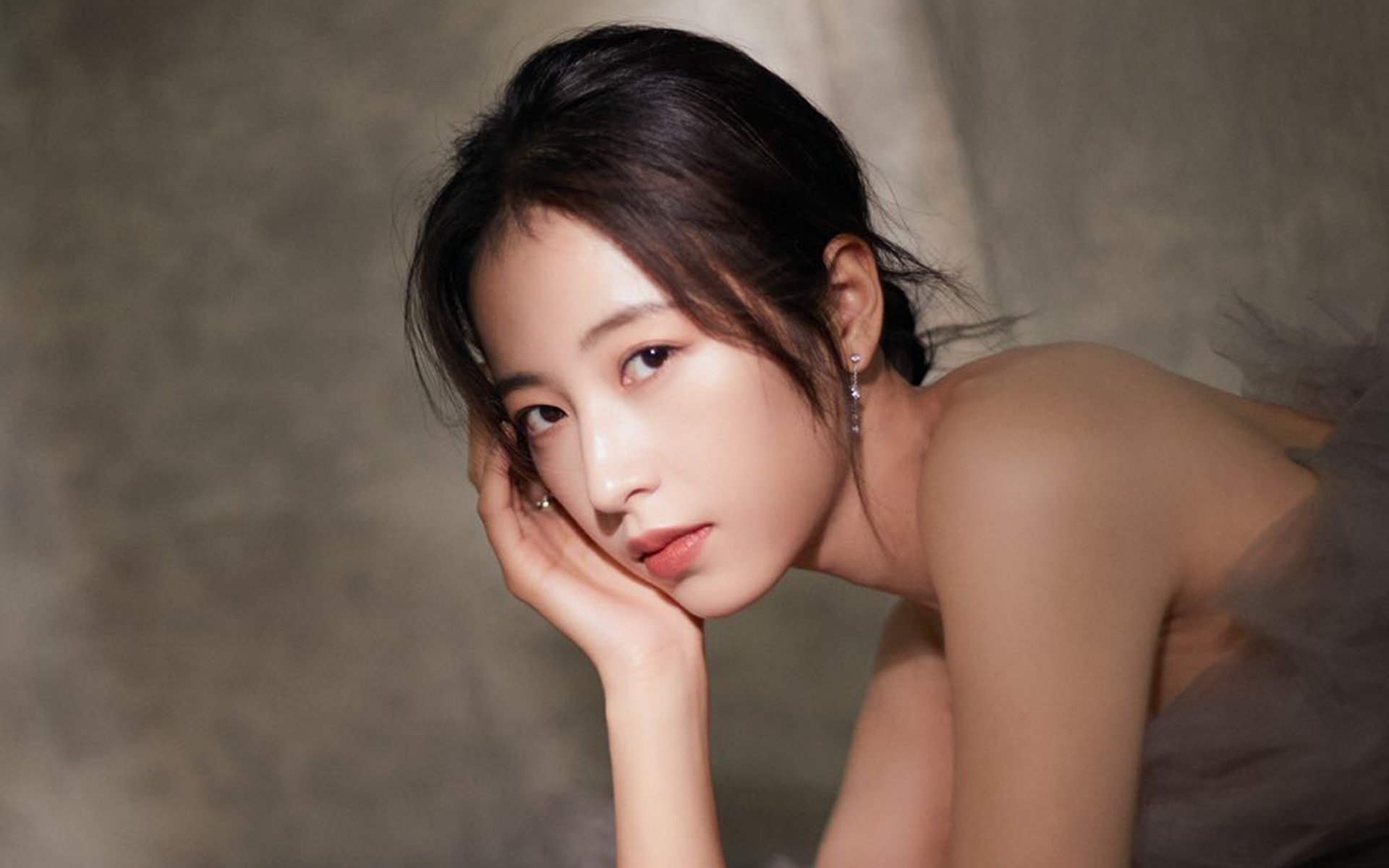 雷火电竞合作-勇士标本级胜利，当上海队的战术骨骼被逐节拆解，浓眉的节奏成为显微镜下的唯一切片