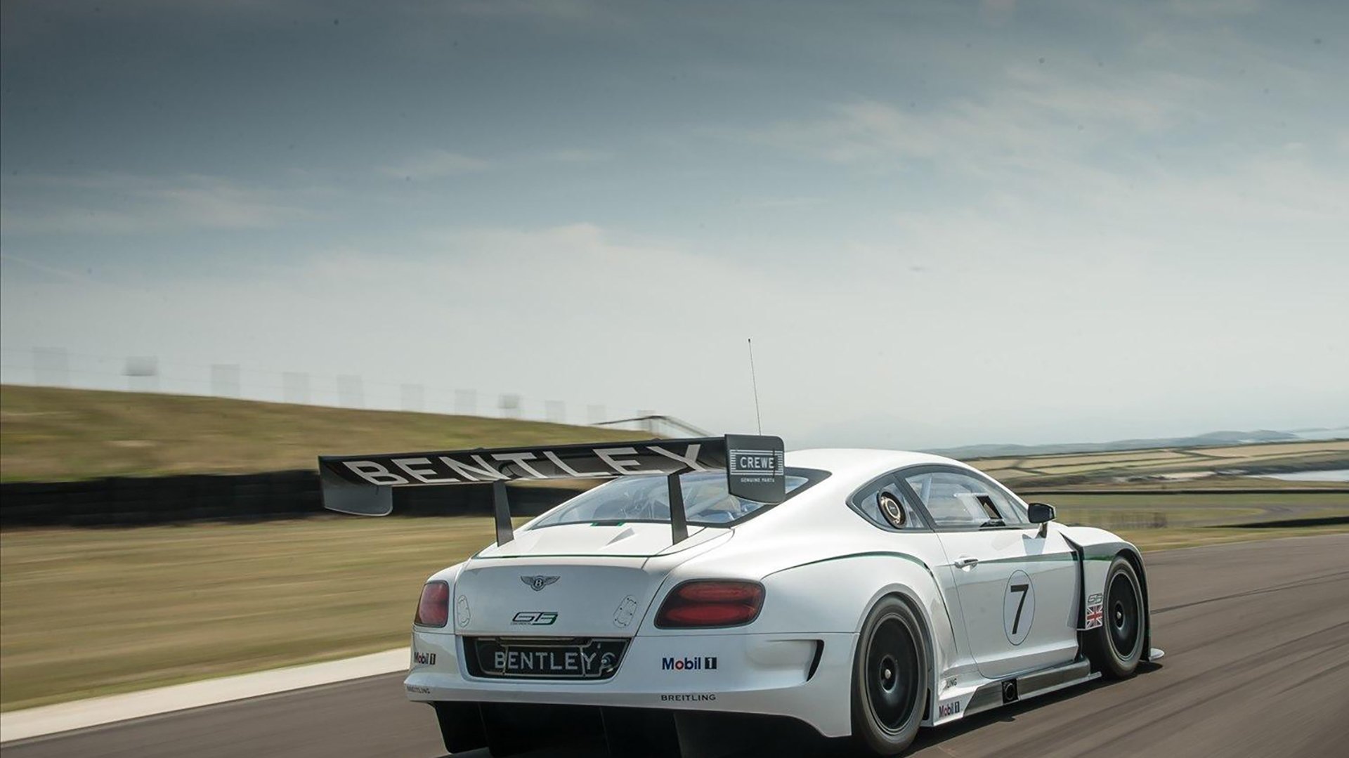 雷火电竞app-时空交错的篮球传奇，班凯罗跨界爆发，辽宁黄金一代末节一波流带走快船